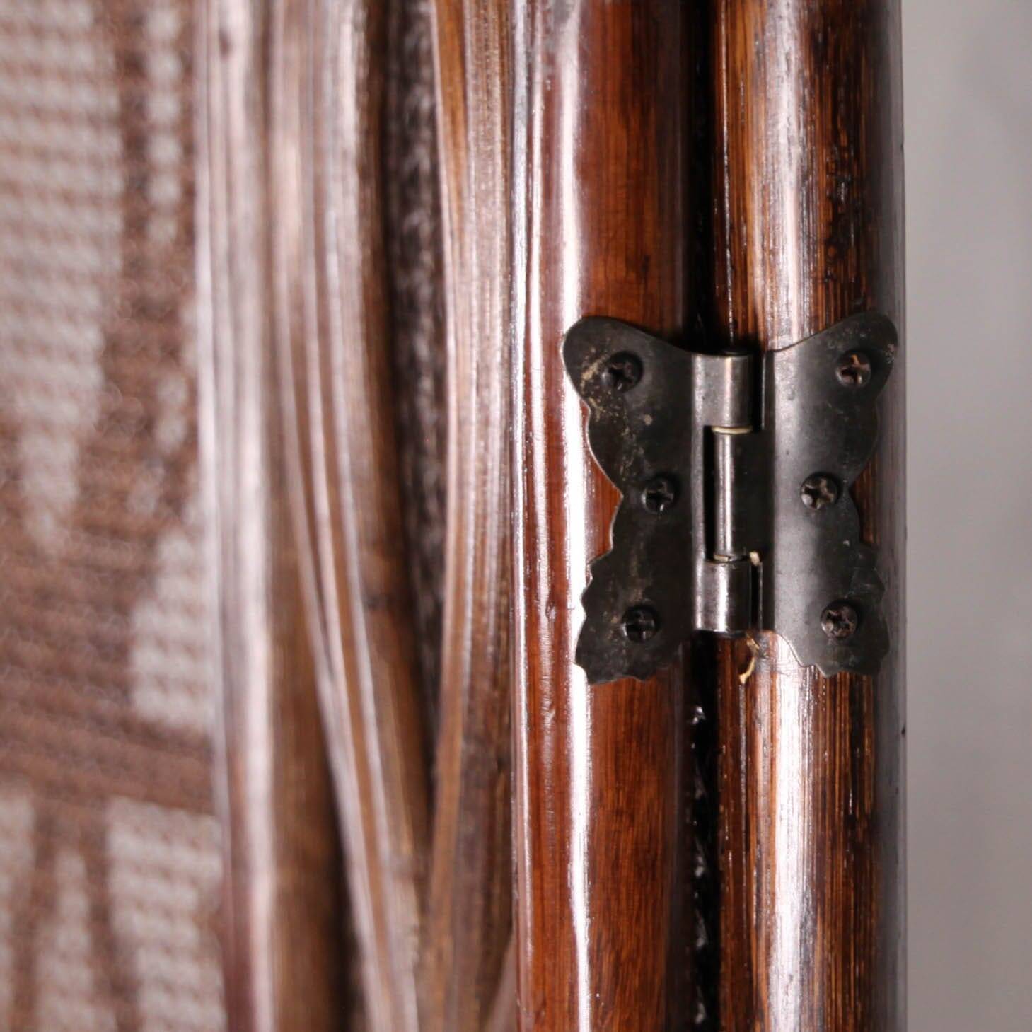 Pair of rattan screens