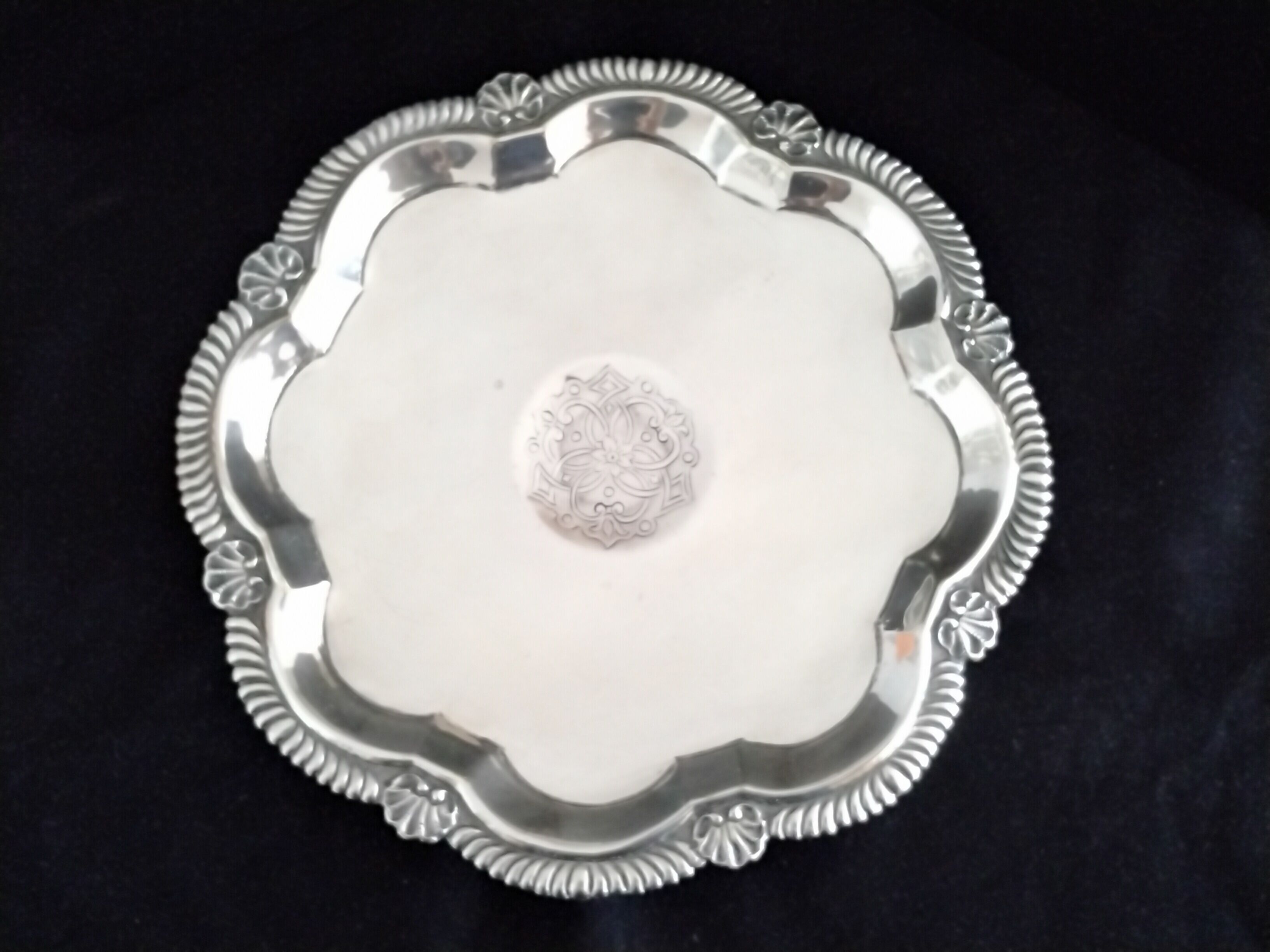 Compotier, antique standing cut in silver metal