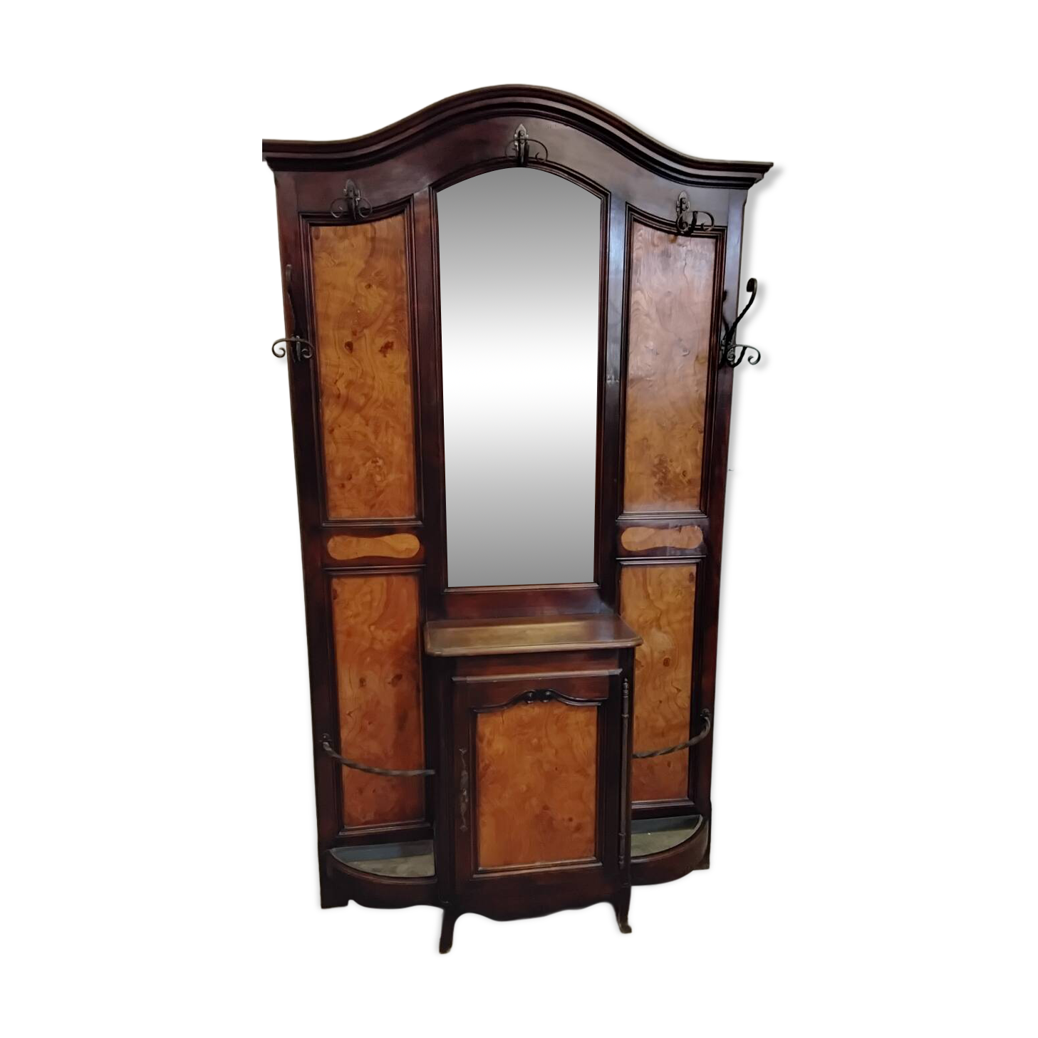 Large antique entrance cloakroom