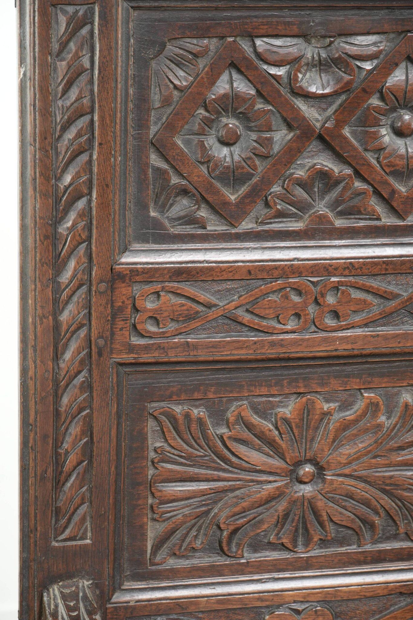 Unique 18th-century English oak wainscot chair with amazing woodcarving