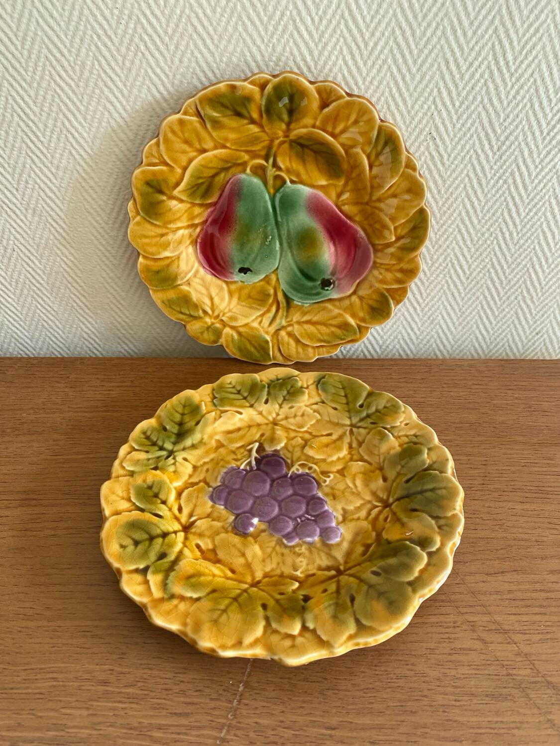 Antique set in Sarreguemines majolica from the 20th century.