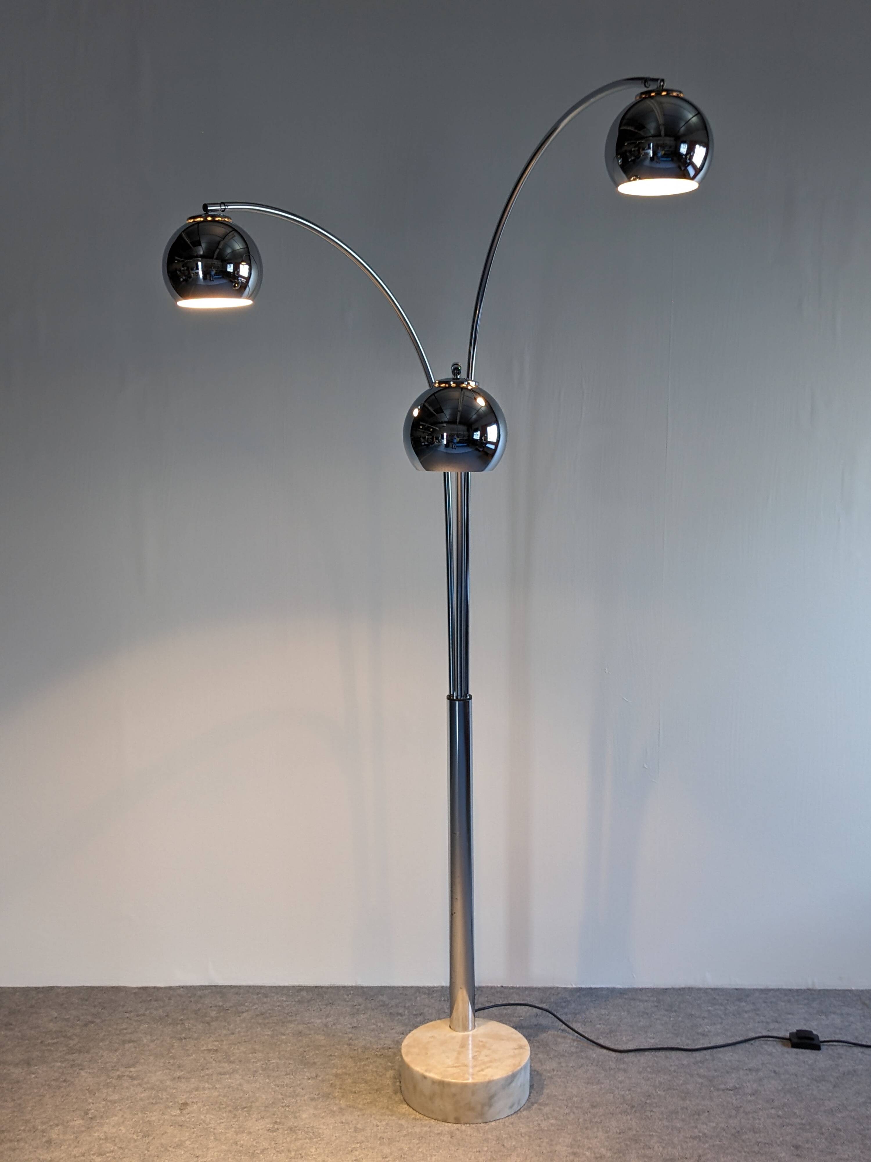 "Lily of the Valley" floor lamp by Goffredo Reggiani Space Age 60s/70s