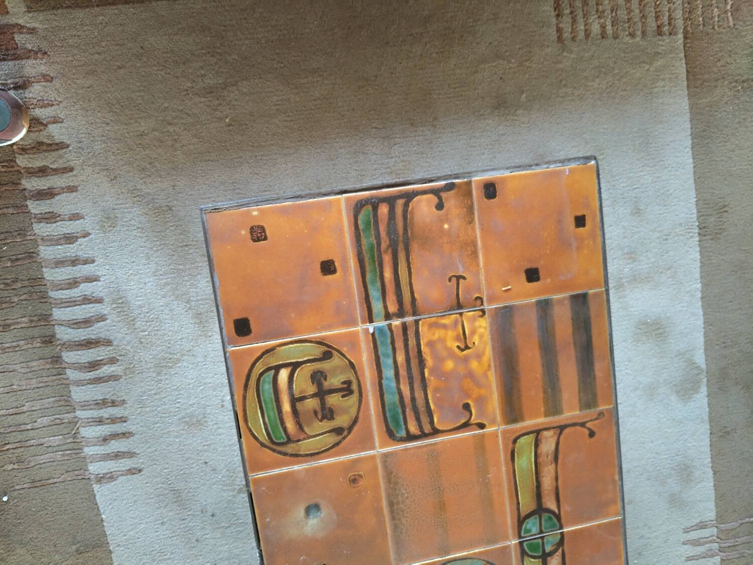 Table basse vintage en céramique – motif drakkar – design années 70