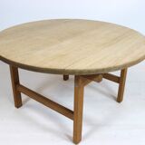 Table basse de chêne conçue par Hans J. Wegner et fabriquée par PP. Meubles dans les années 1960.