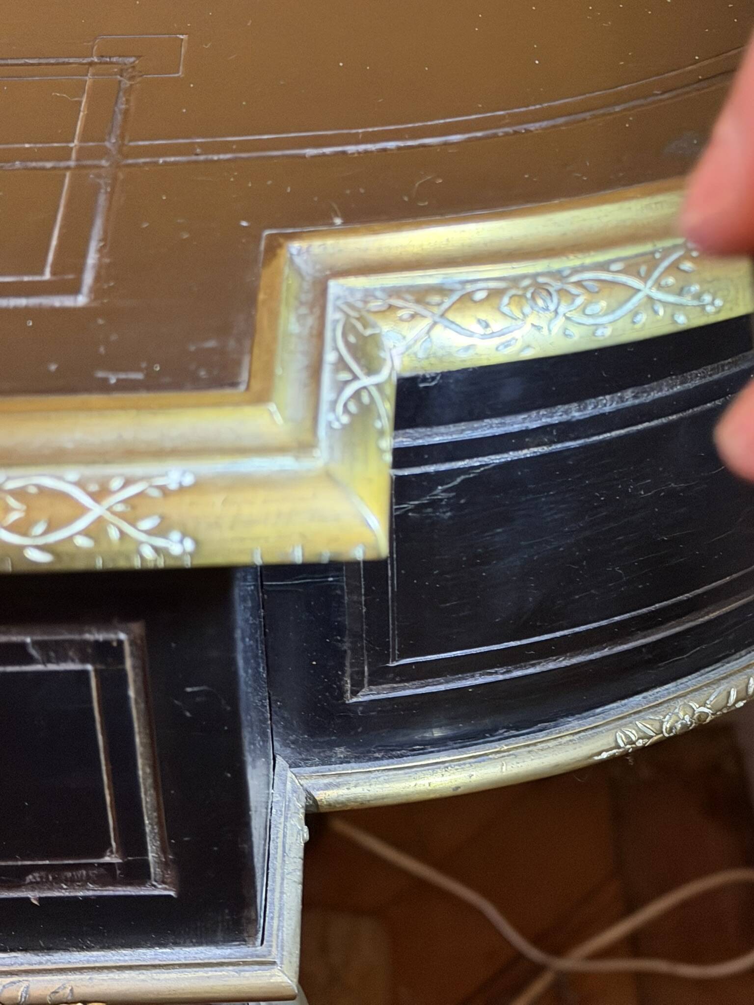 Napoleon III mahogany centre table