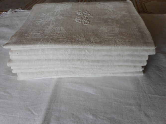 Lot de 7 serviettes damassées blanches