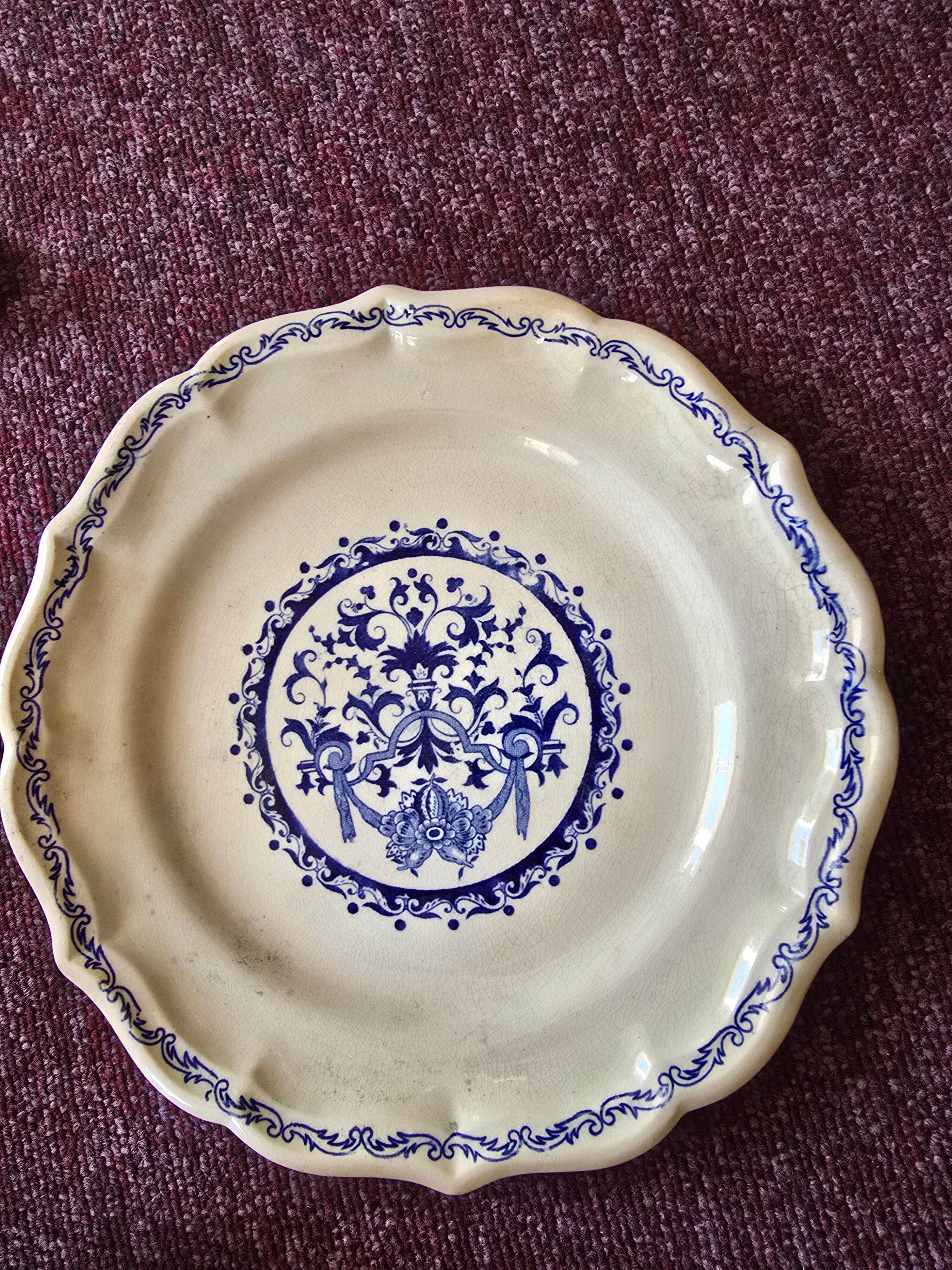 Lot 6 assiettes anciennes plates faïence dépareillées ton bleu vif et
