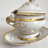 Saucière à couvercle en porcelaine style Empire, XIXème siècle