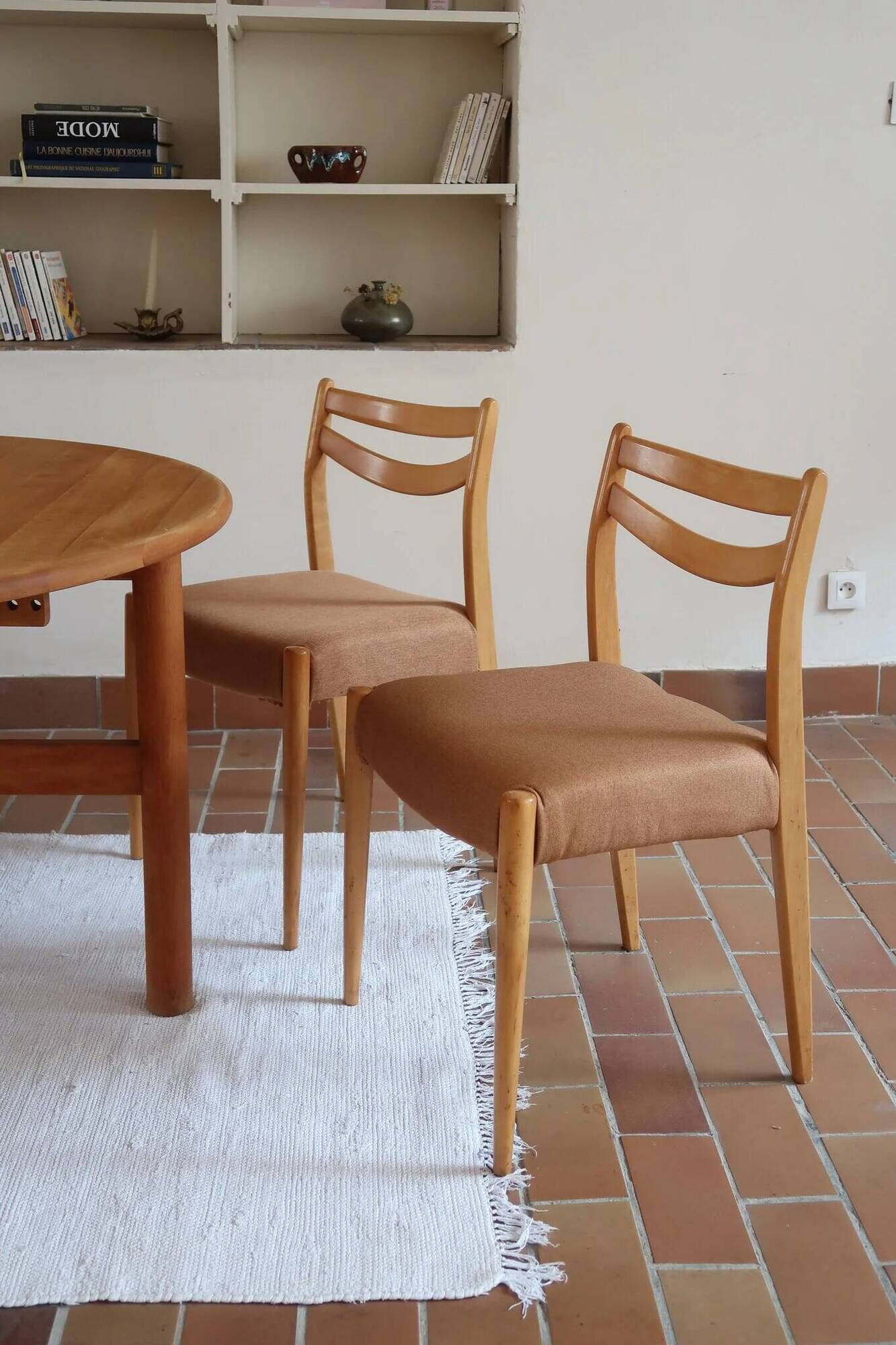 4 chaises scandinaves vintage en bois clair