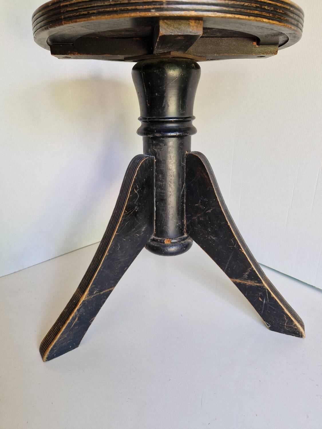 Antique 1920 Art Nouveau piano stool