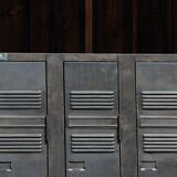 Acial triple metal locker