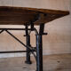Table industrielle avec plateau d’établi