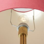 Lampadaire des années 1950 en bois clair et laiton