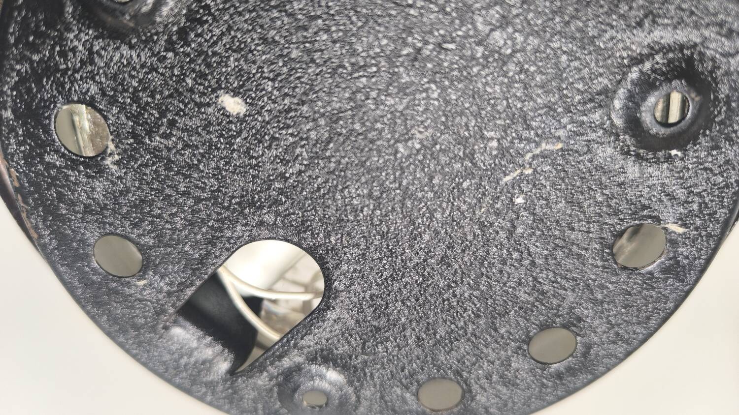 Wall lamp in chiseled glass and lacquered metal 1970