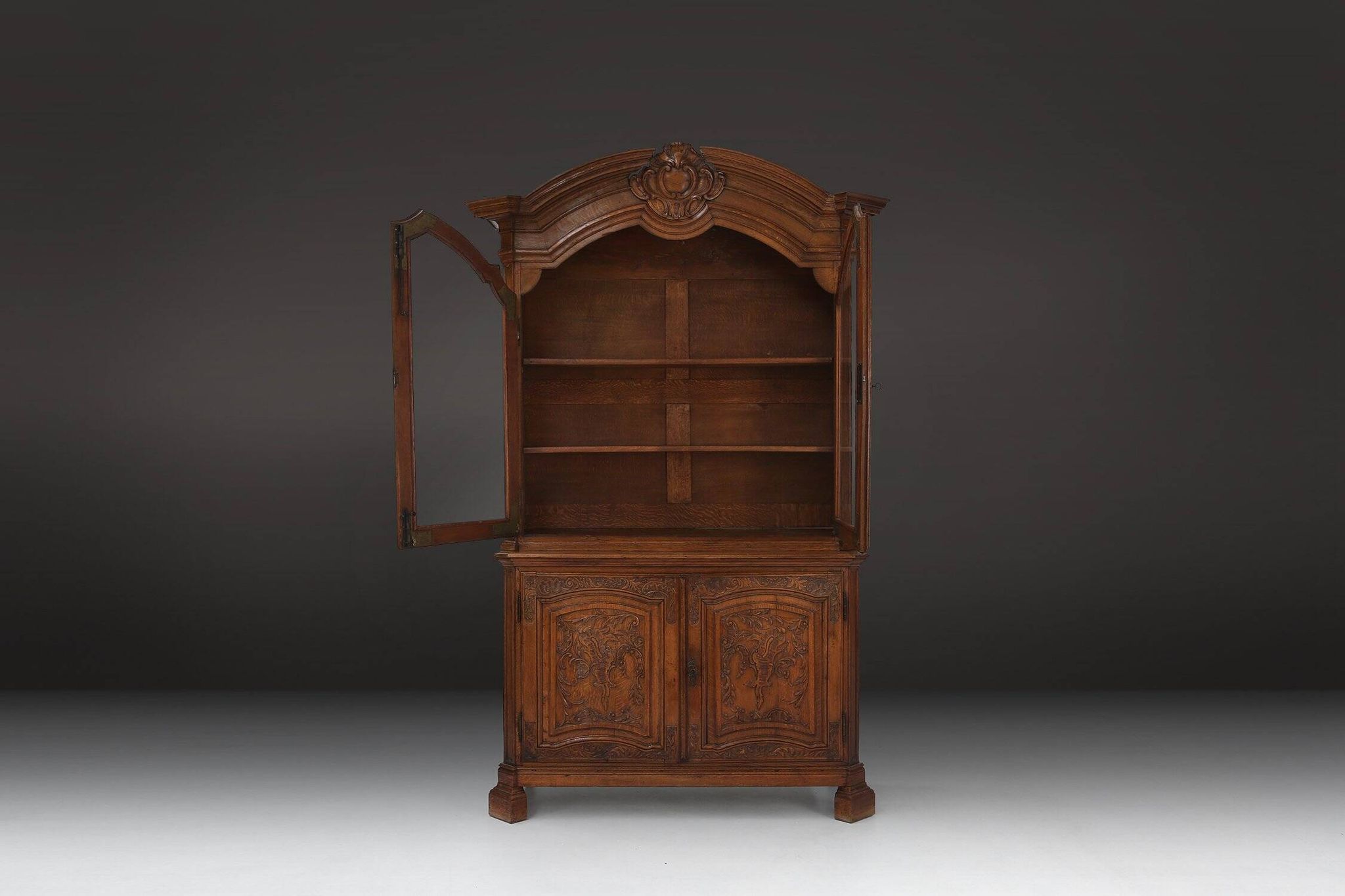Antique Liège Display Cabinet in Carved Wood, Belgium, 18th Century