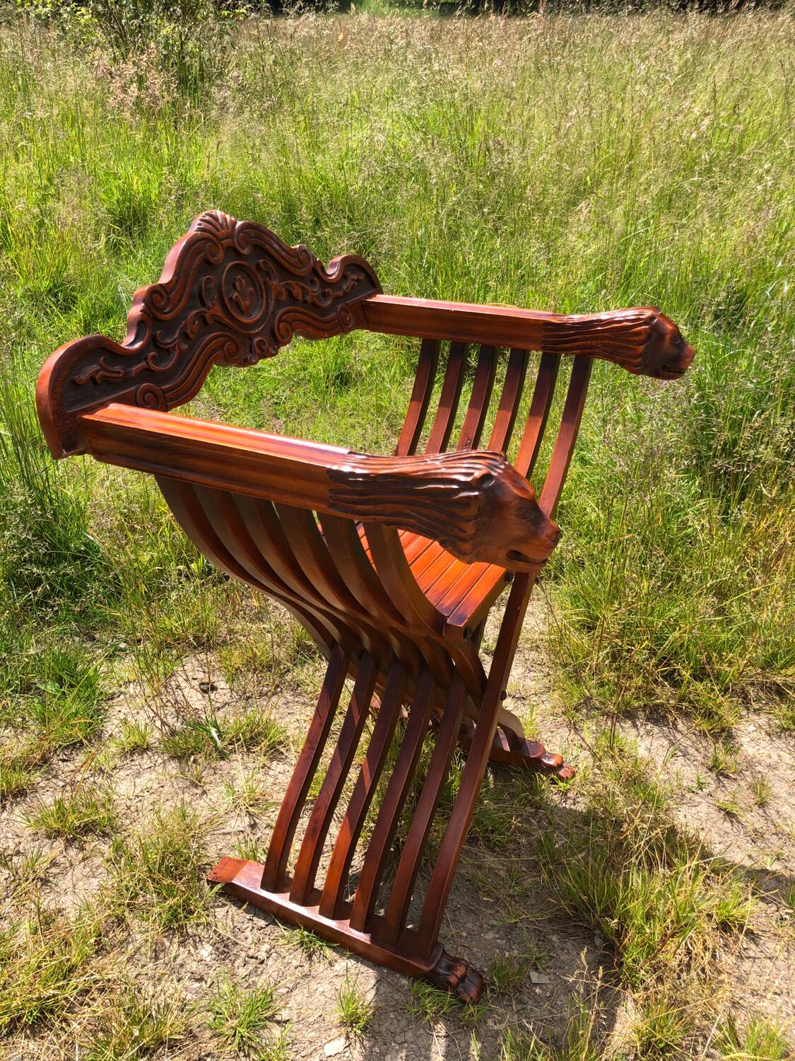 Carved wood Dagobert armchair
