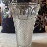 Large vintage vase in thick glass with picot finish from the 1950s/1960s