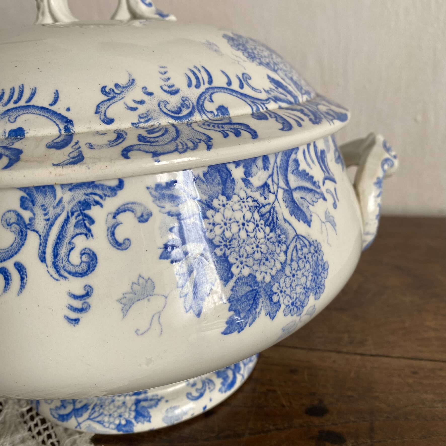 Ironstone soup tureen St Amand model Snowball