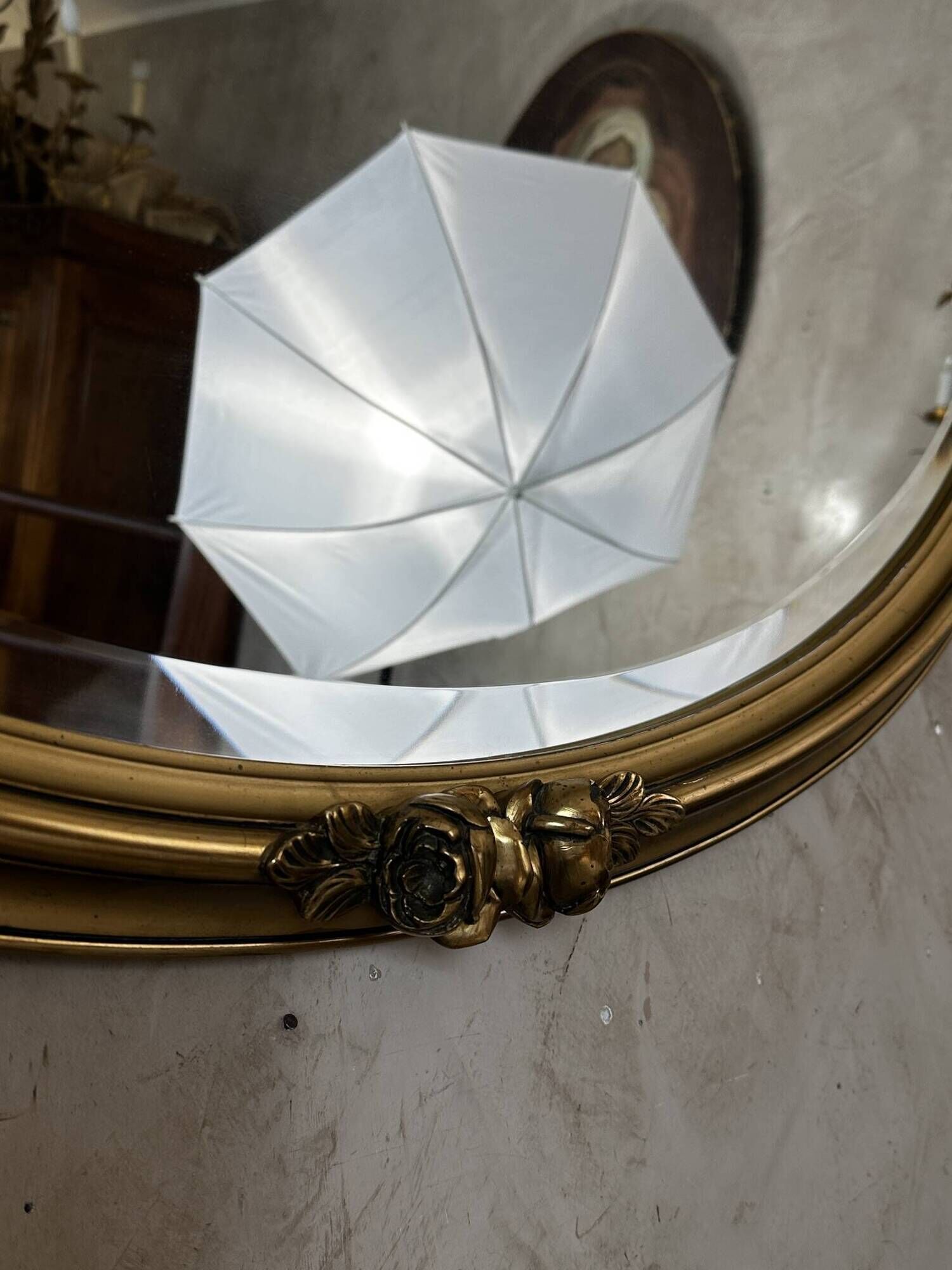 Oval mirror