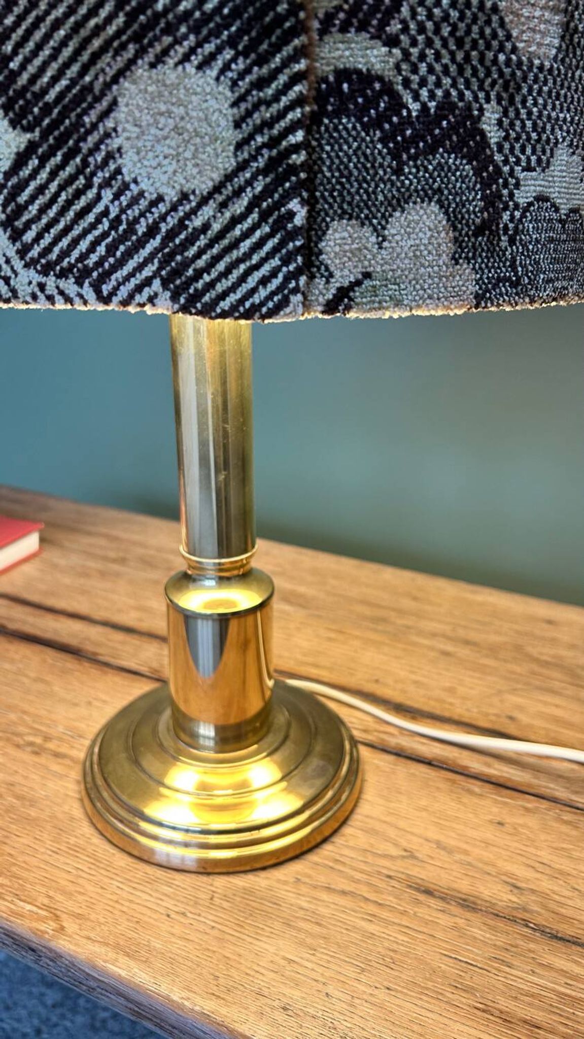 Lampe laiton et velours 1970