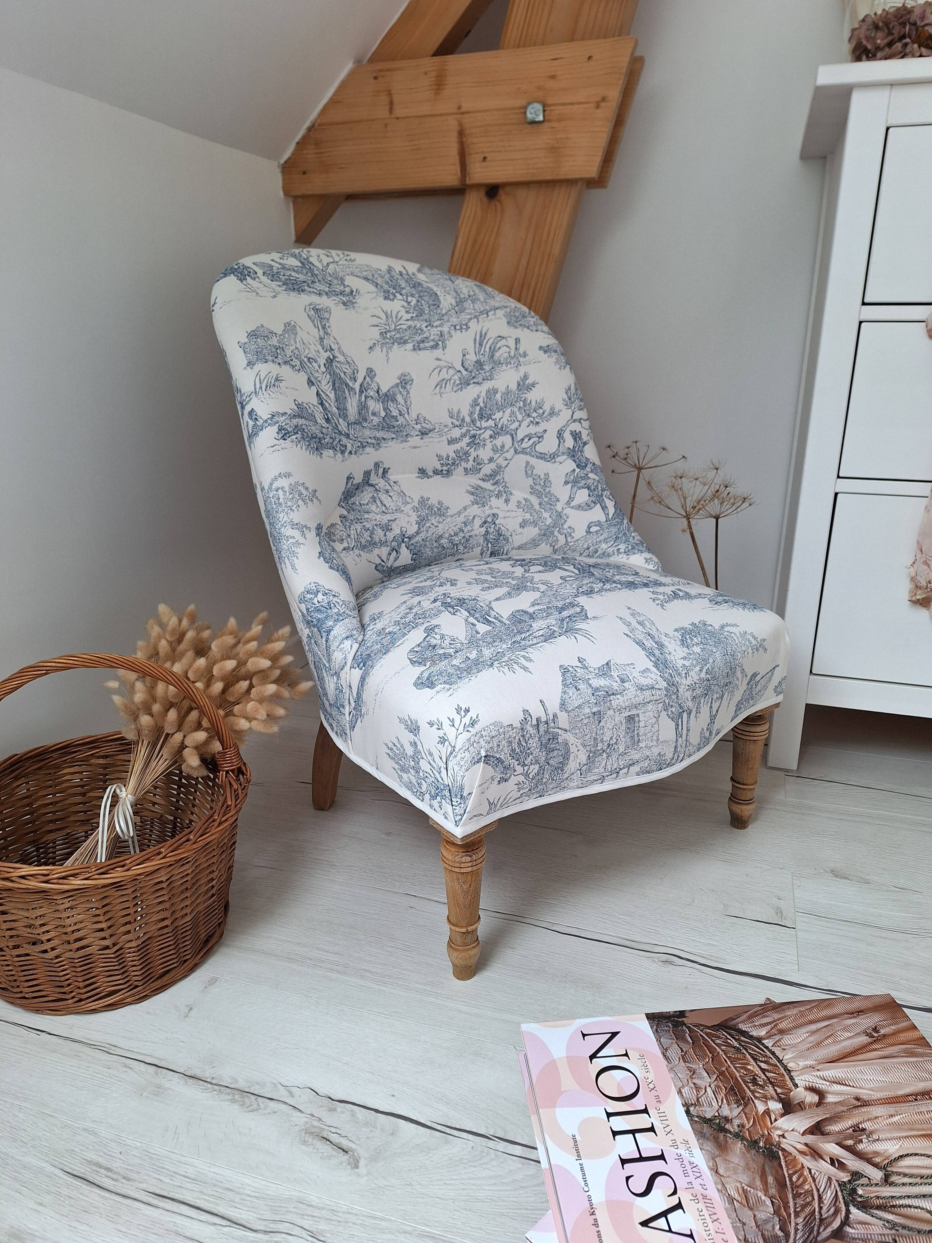 Blue toile de Jouy toad armchair