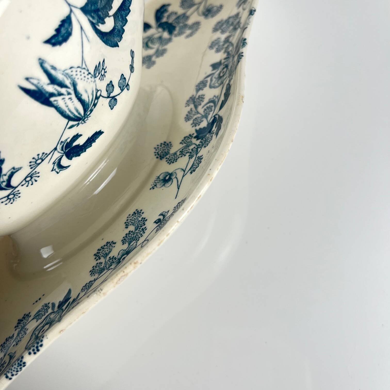 Longwy sauceboat, late 19th century "Ycho", blue ironstone