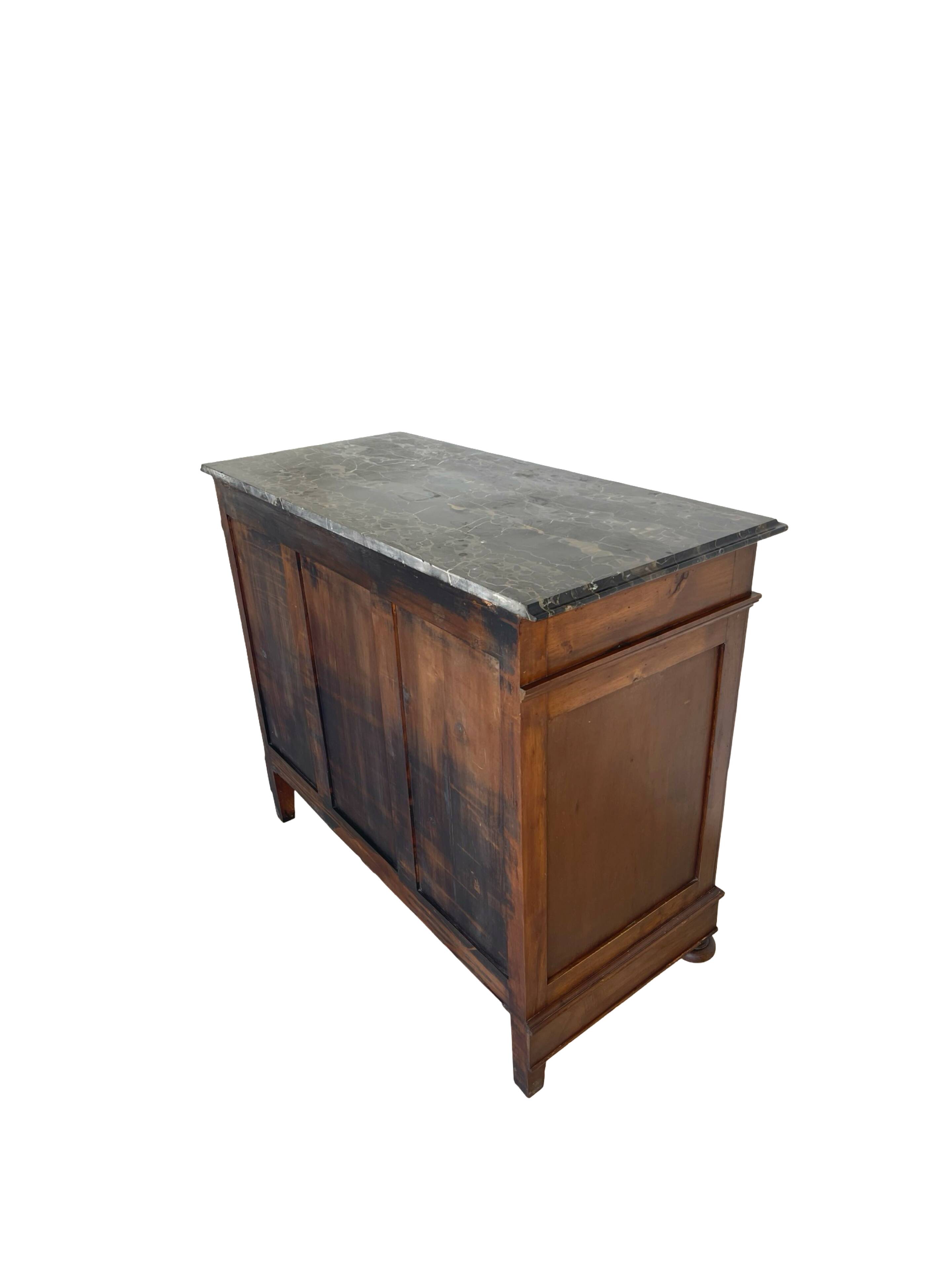 An Italian chest of drawers from the 1900s.