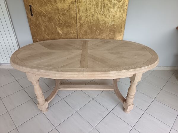 Table ovale extensible en Chêne massif rénovée