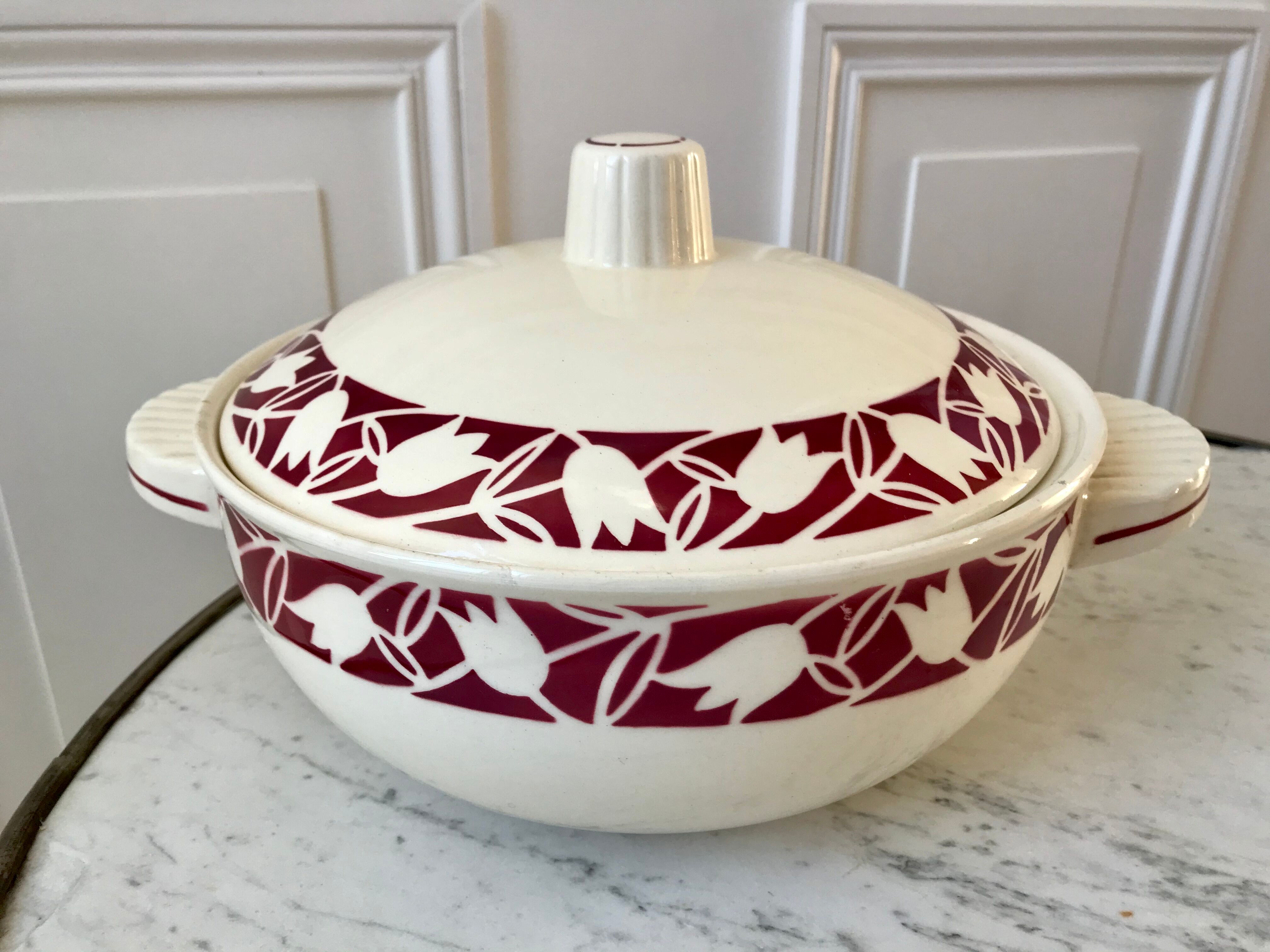 Tureen Badonviller tulips burgundy 30s-40s
