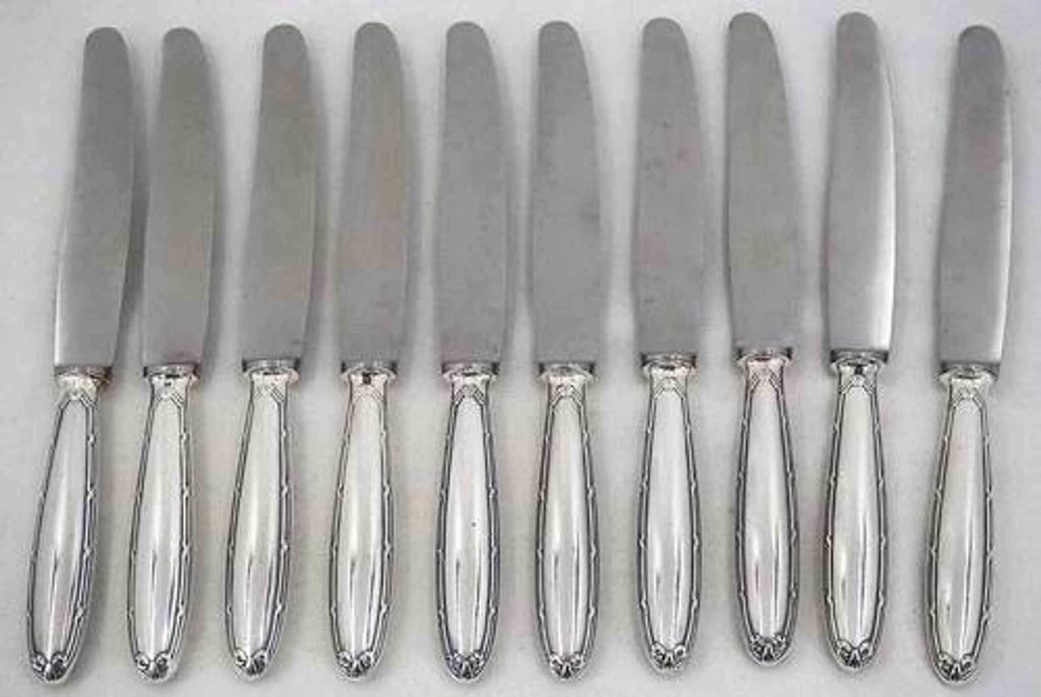 Christofle Rubans, 10 dessert knives, dessert, cheese, silver-plated metal.