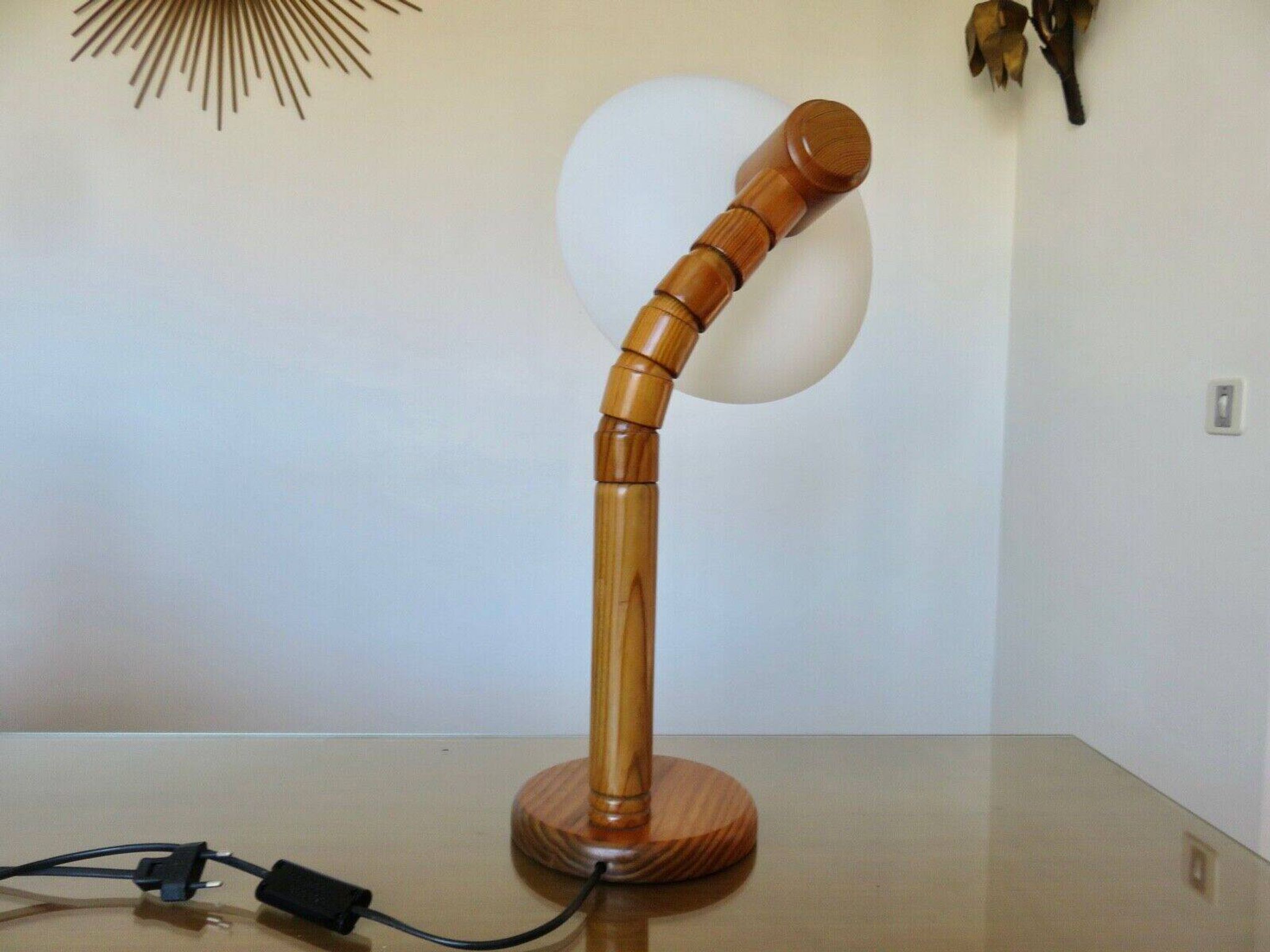 Scandinavian articulated lamp in pine and plastic 1970