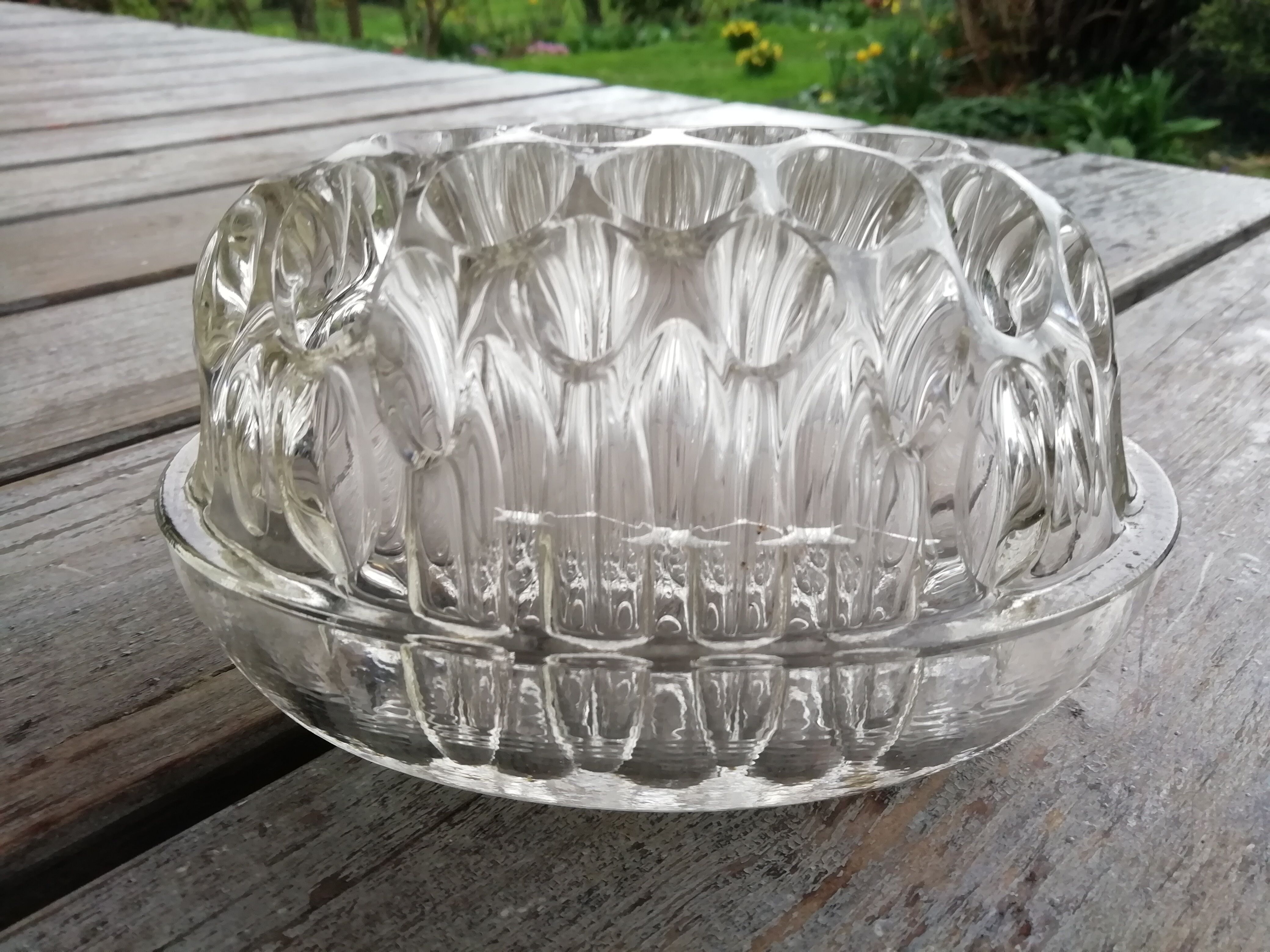 Pique oval flowers in Reims glass