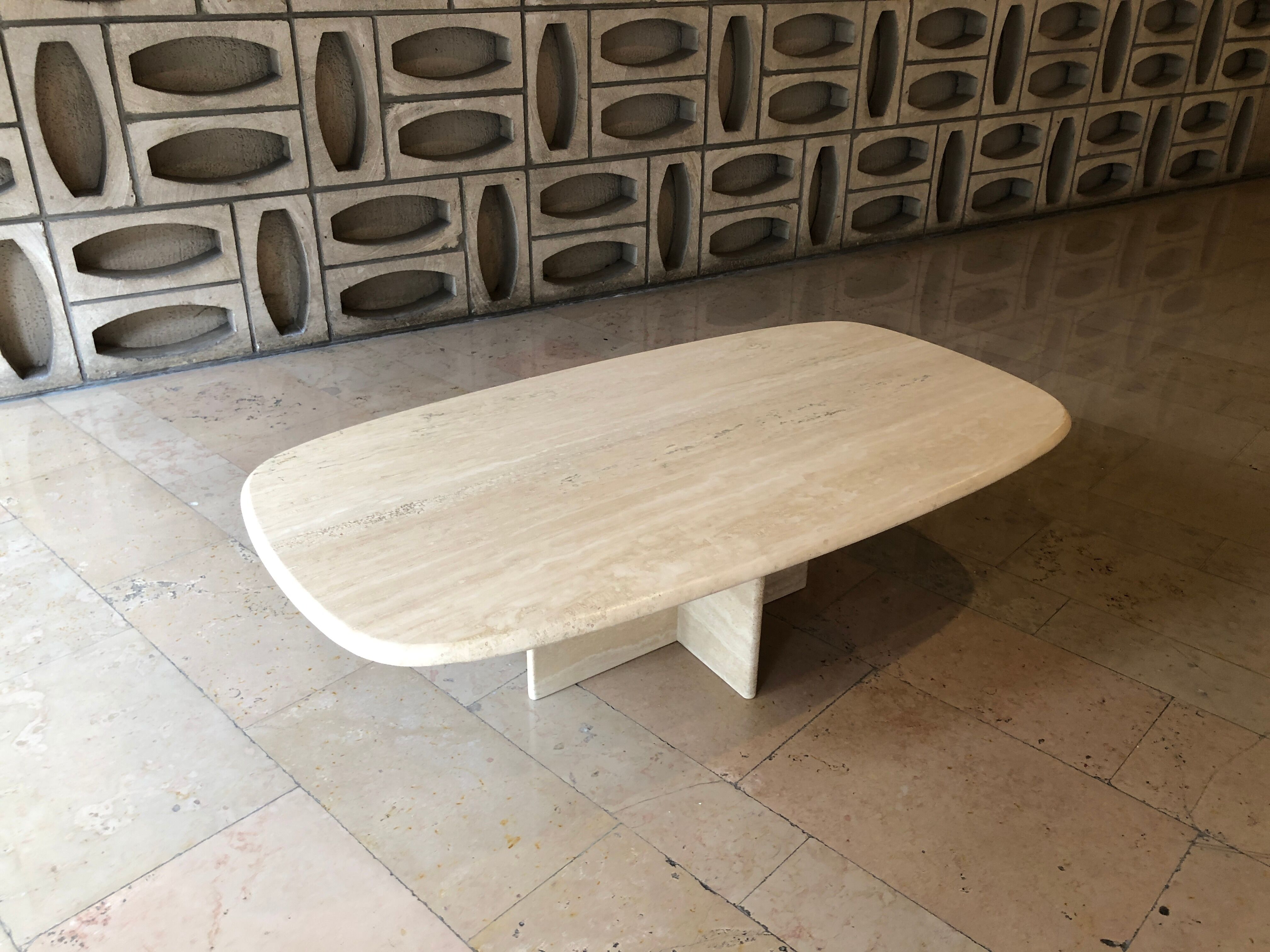 Table basse en travertin