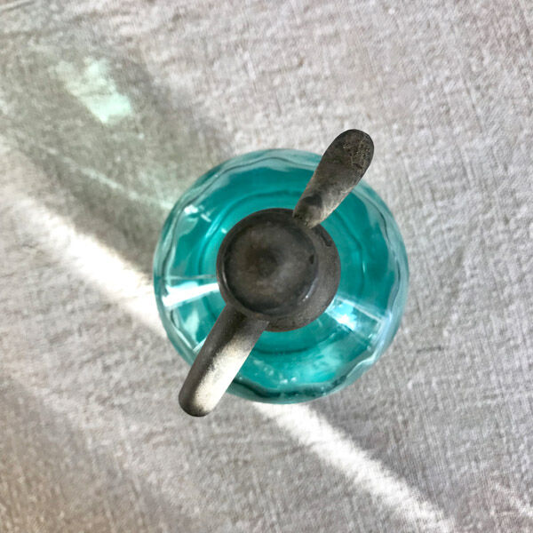 Ancien siphon en verre bleu