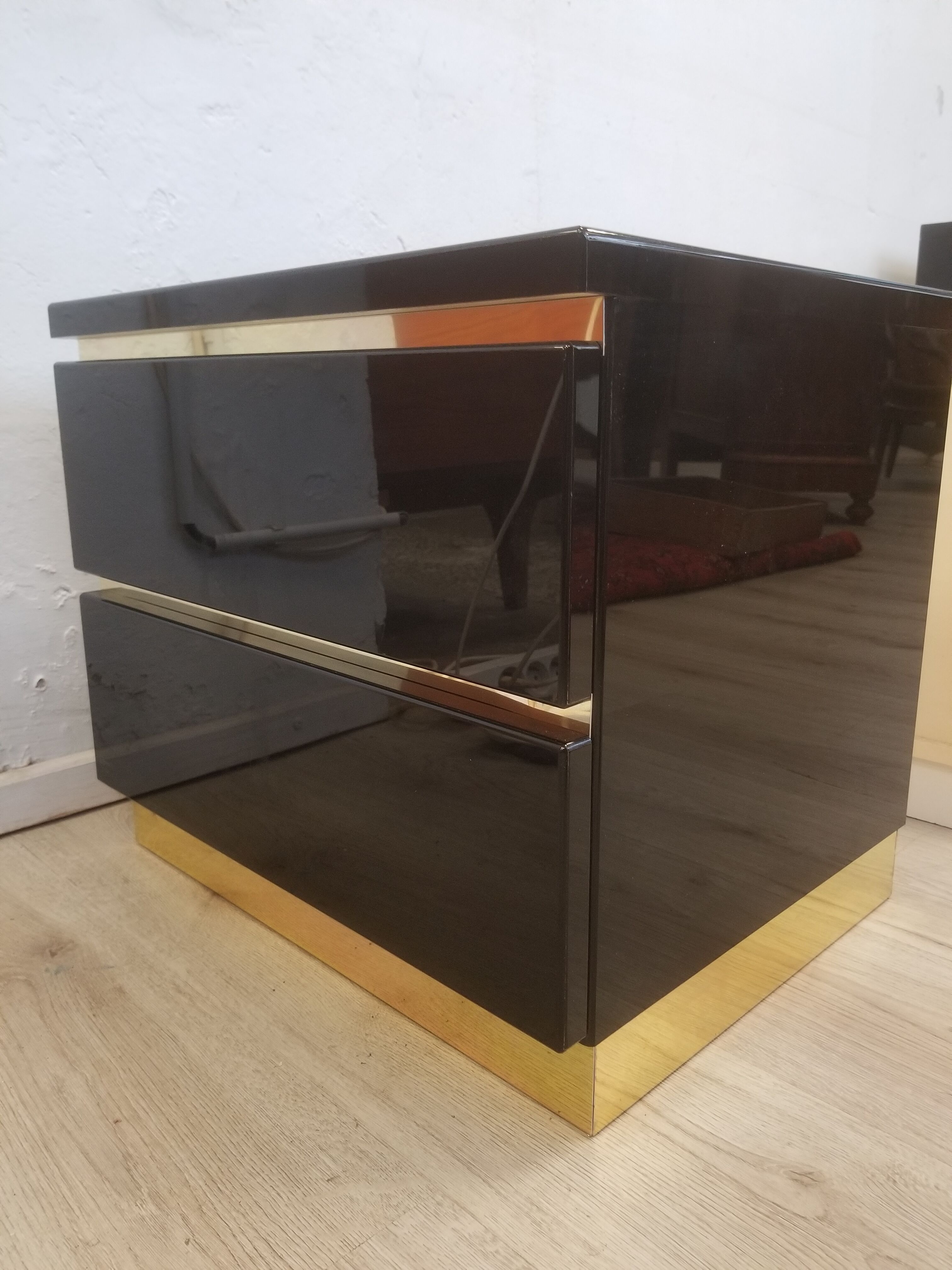 Laquered bedsides Éric Maville