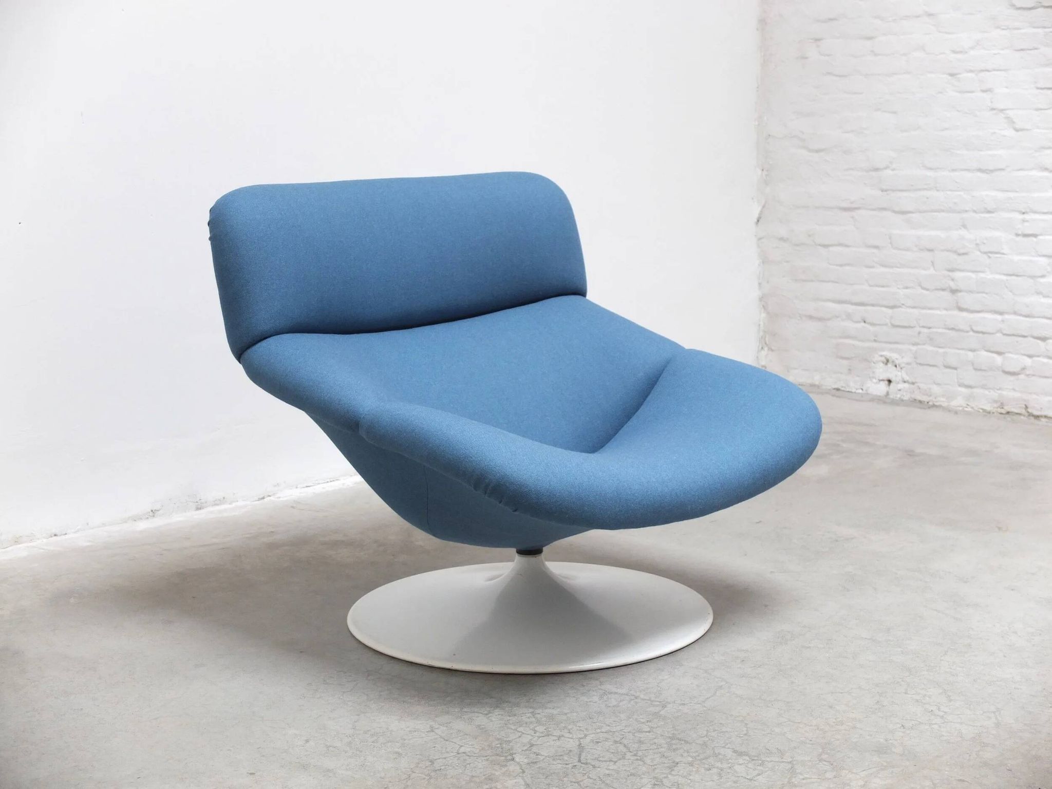 Iconic 'F518' lounge chair by Geoffrey Harcourt for Artifort, 1970s