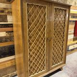 Armoire vintage en rotin et chêne