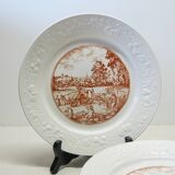 6 vintage white Augusty porcelain dinner plates in very good condition