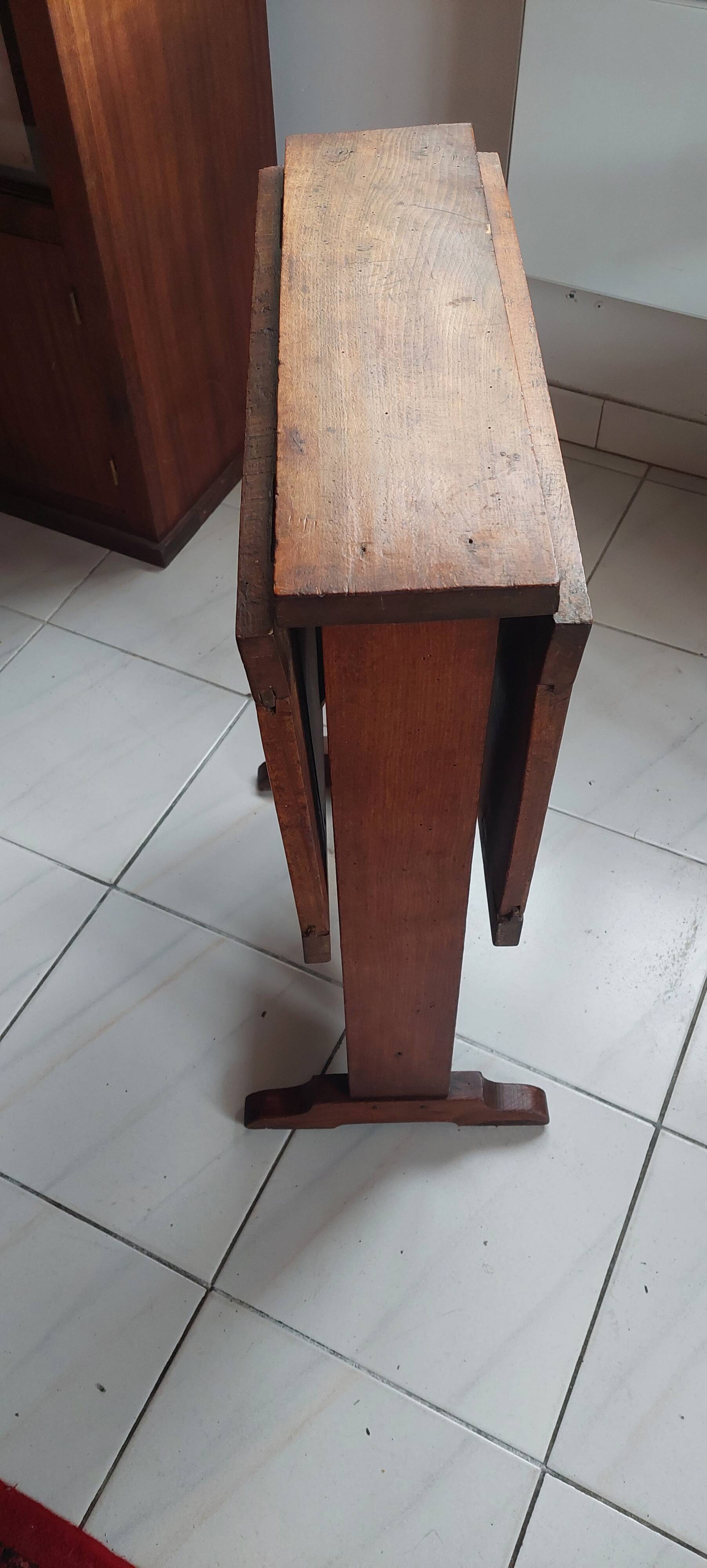 Small monastery table in pine wood.