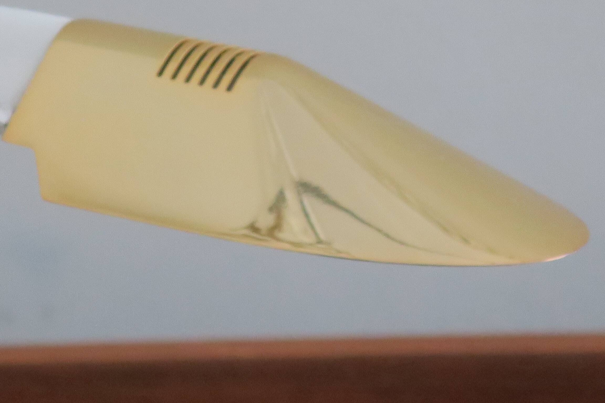 Lampe de bureau vintage en cuir gravé et en laiton plaqué or, Italie années 1970