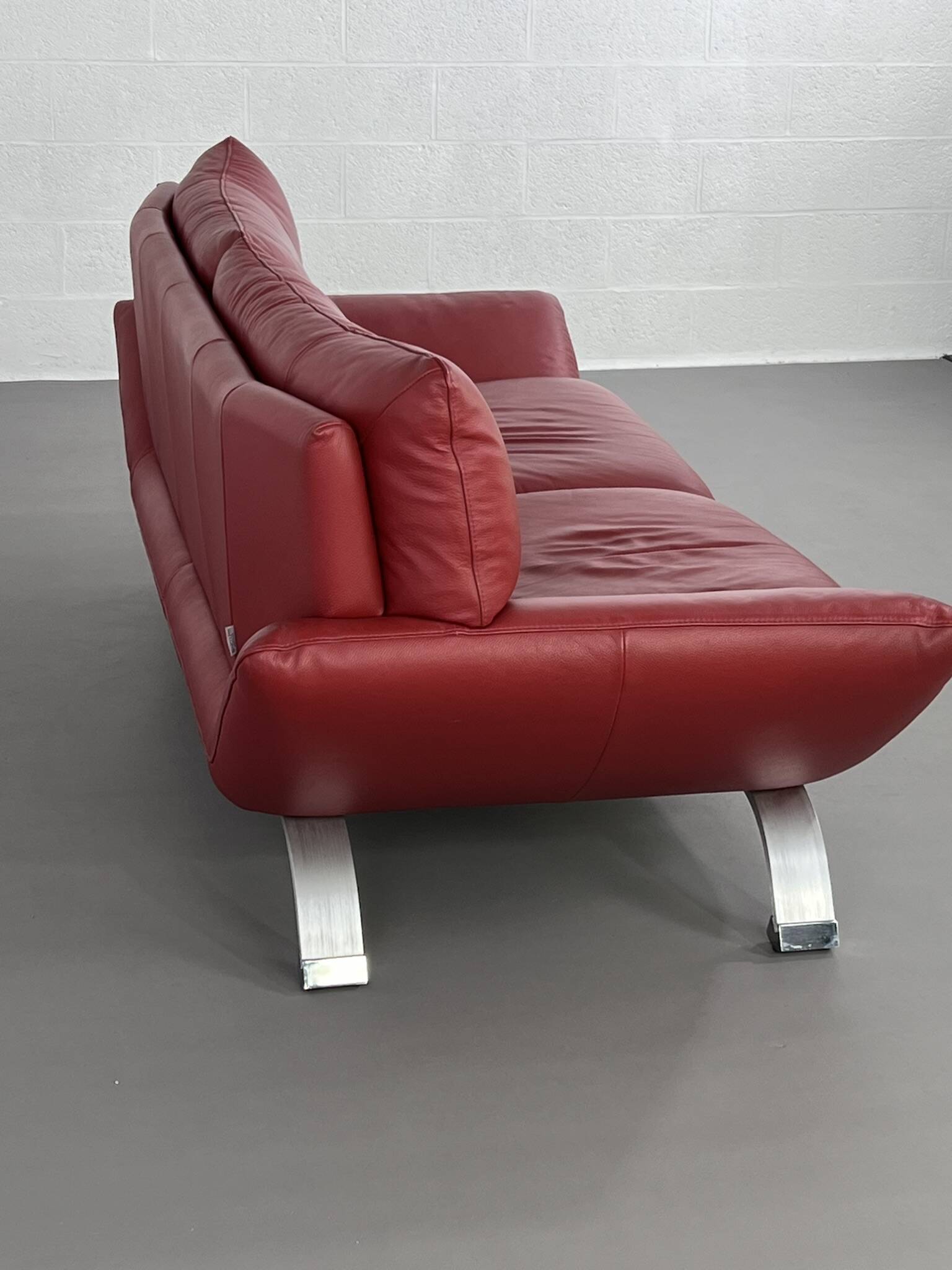 Italian design 3-seater sofa in leather and metal