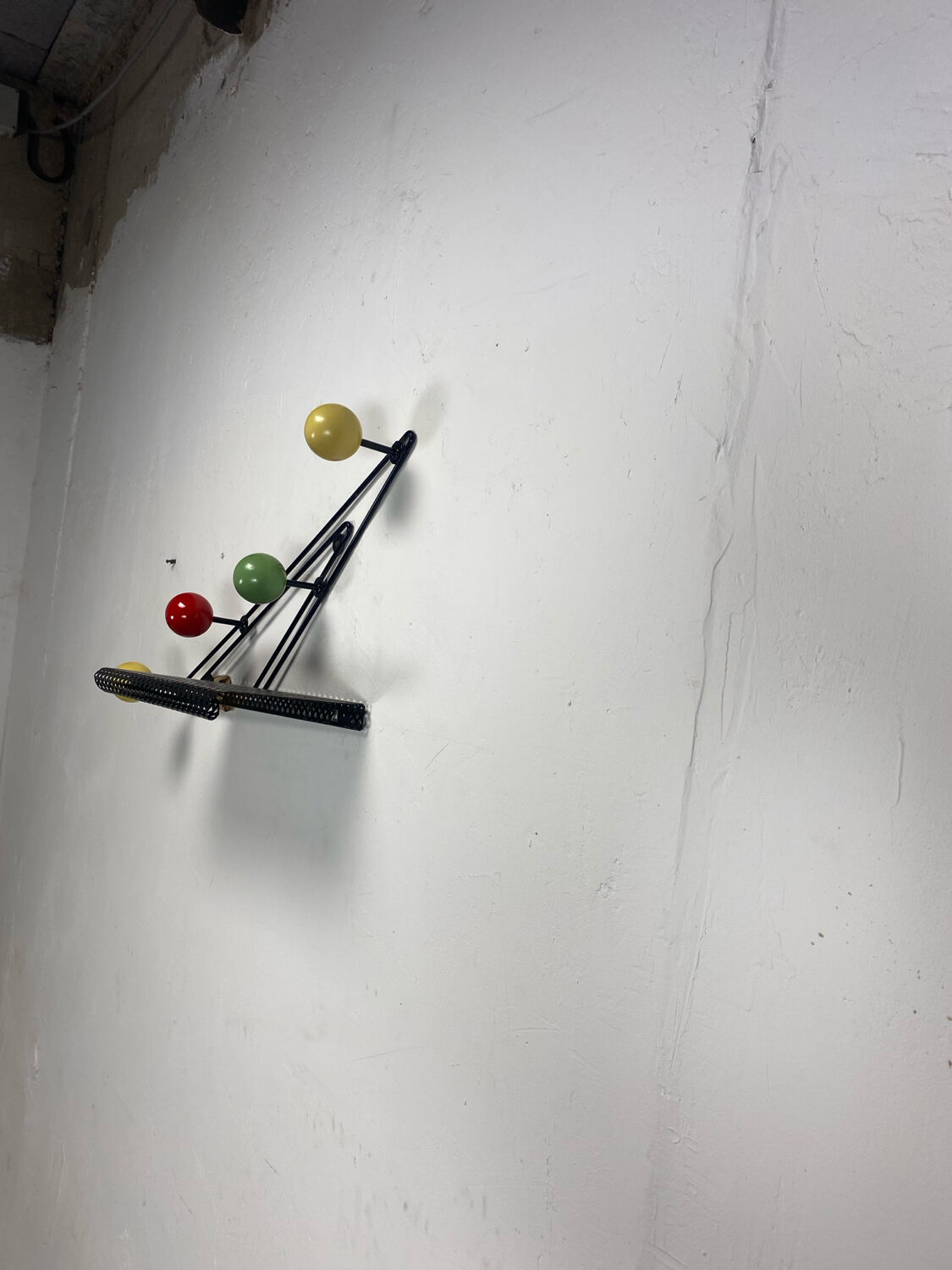 Wall coat rack