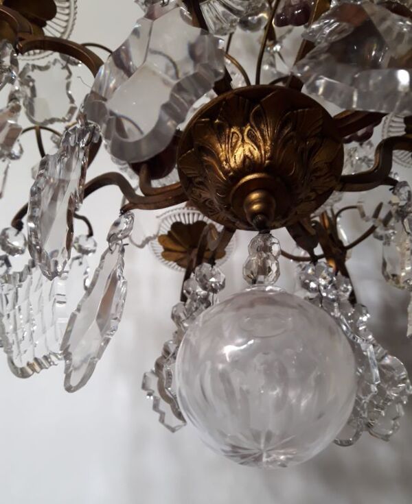 Lustre cage bronze et cristal Baccarat de style Louis XV