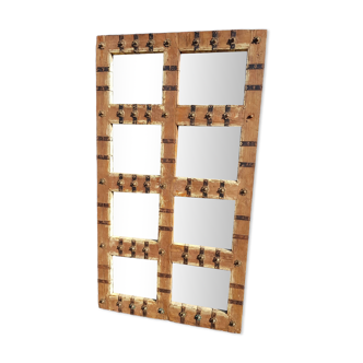 Ancien miroir en teck birman avec ferrures cuivre
