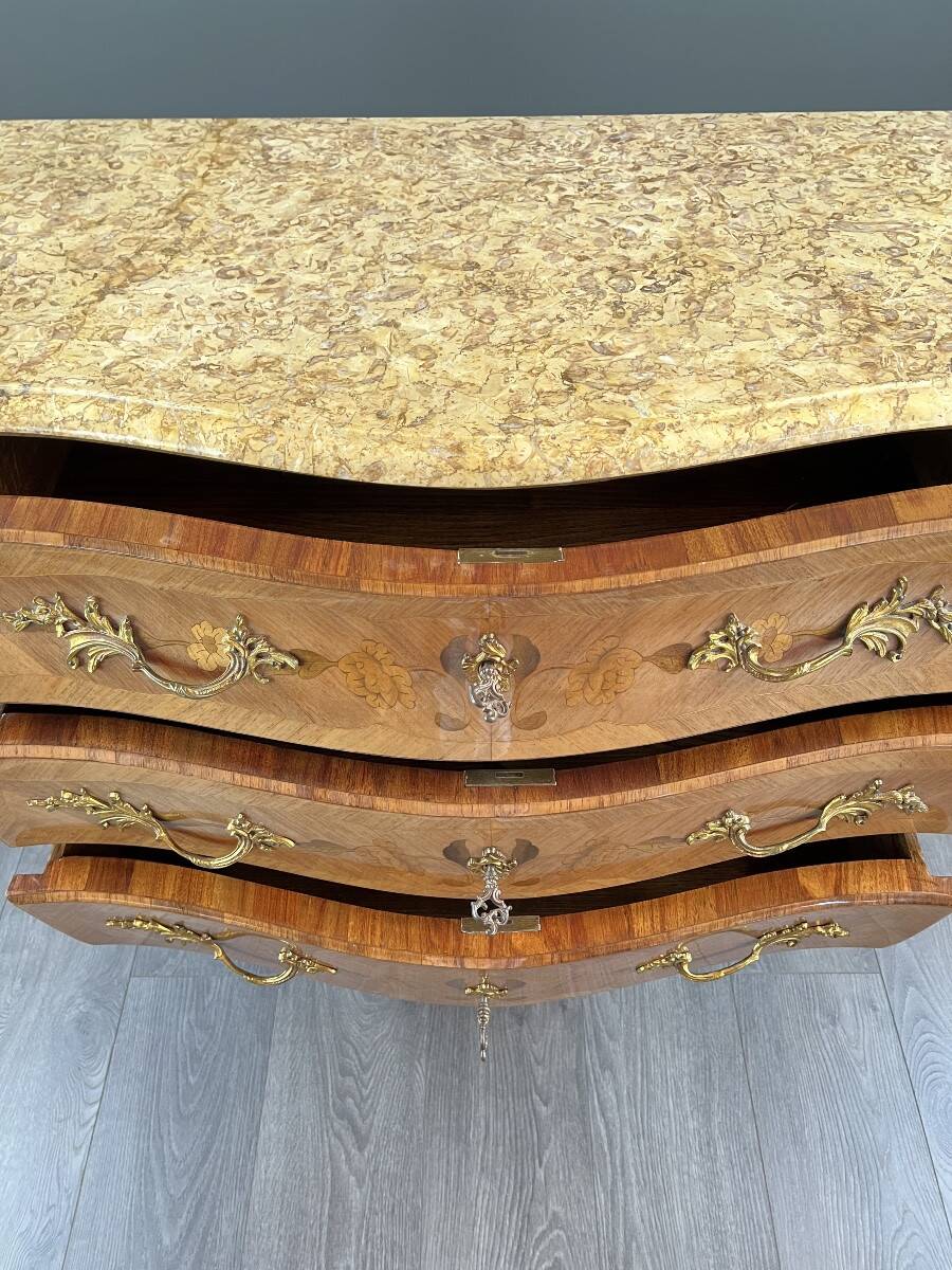 Louis XV chest of drawers stamped Marking P., late 19th century