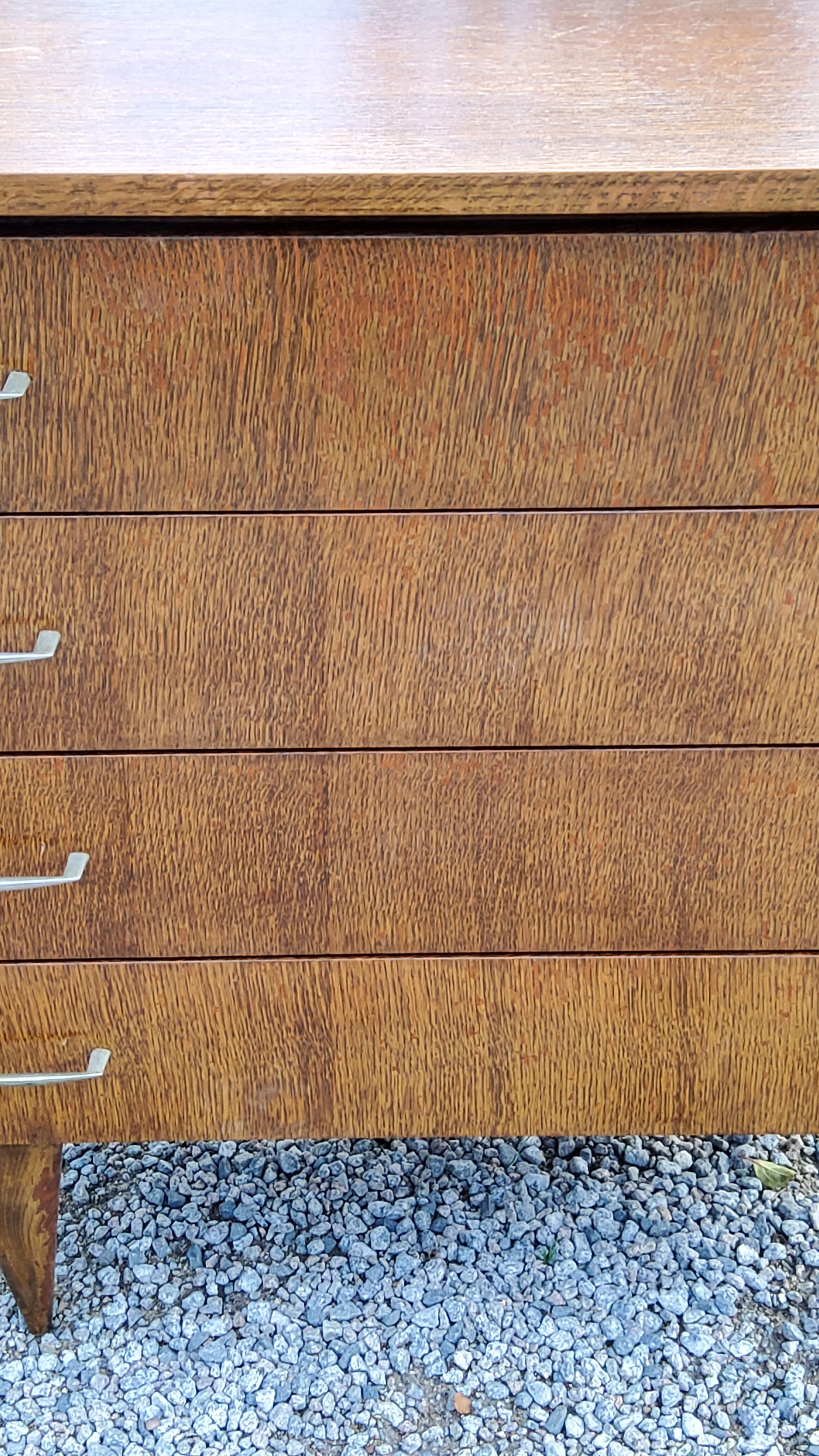 Vintage chest of drawers from the 50s/60s in oak 4 drawers feet bobbin