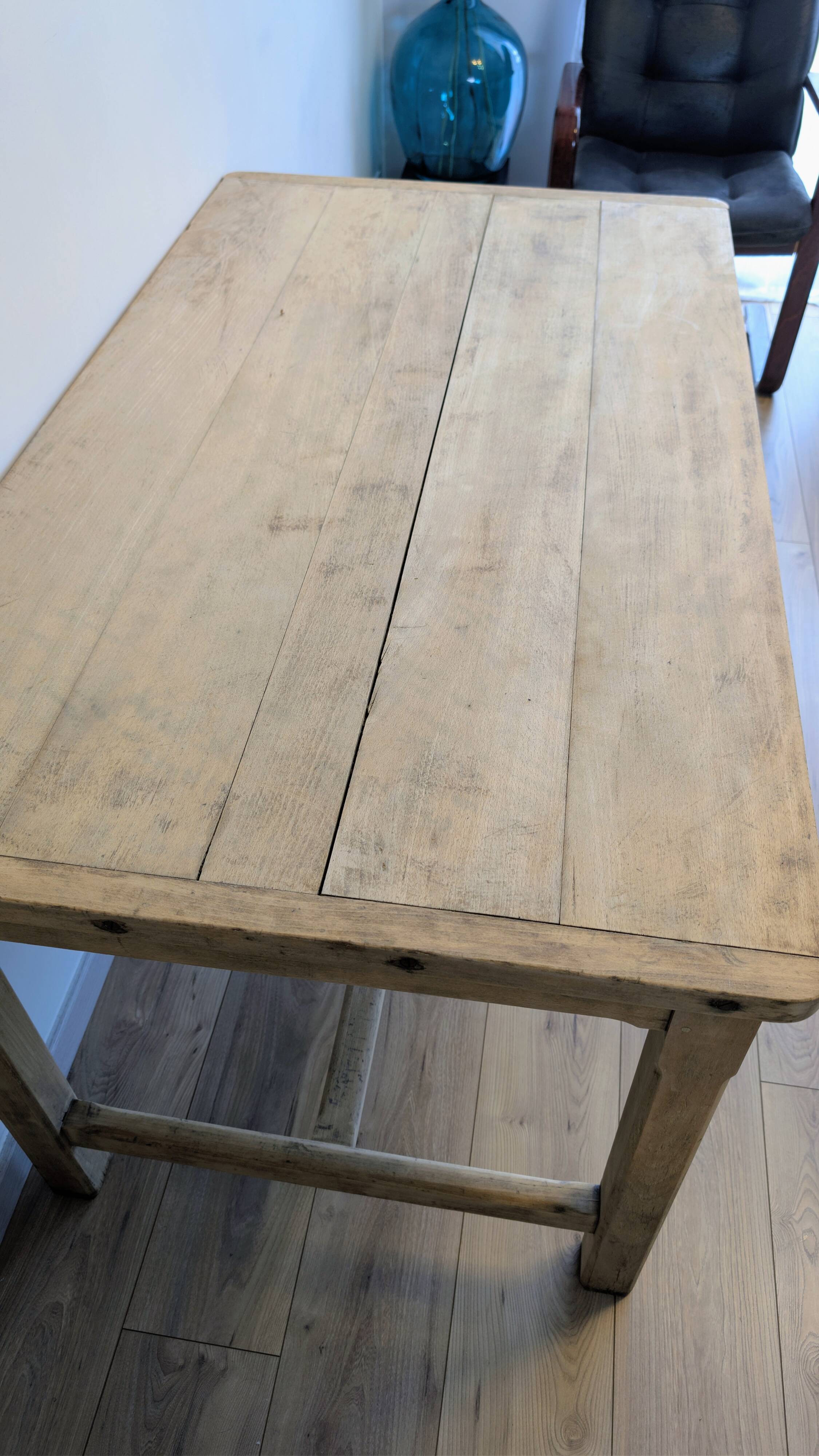 Old farmhouse table in solid cherry wood with drawers, 140 cm.