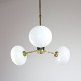 Lustre en laiton et verre opalin du milieu du siècle