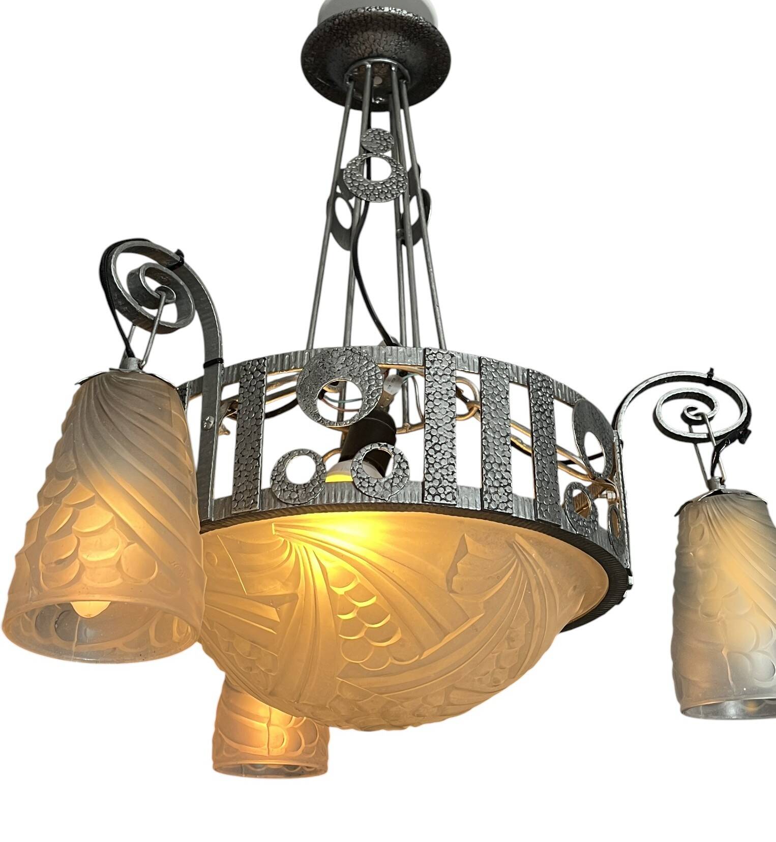 Art Deco, 4-light chandelier, wrought iron, pressed glass, Dugué Negra, circa 1930.