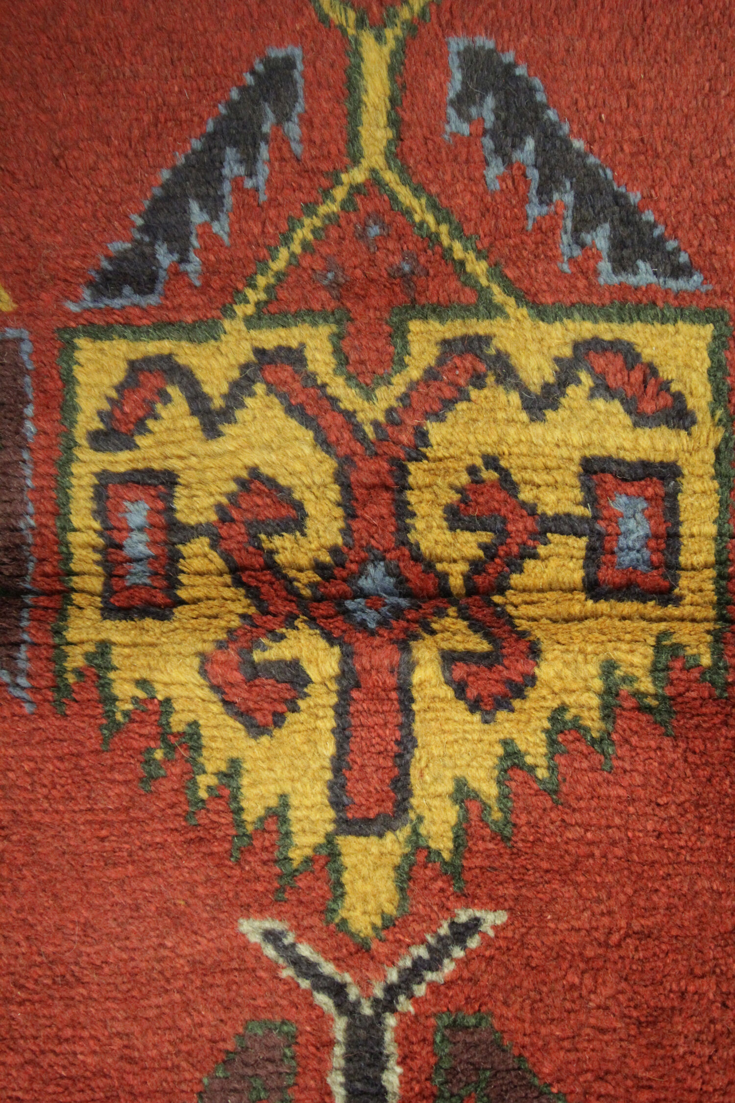 Traditional Vintage Persian Carpet Area Rug- 121x182cm